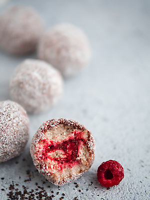 포토 JPG 해외이미지 음식 디저트 건강 요리 사람없음 파티 케이크 초콜릿 기쁨 회색 달콤 잼 산딸기 코코넛 코코아 카카오 카피스페이스 비건 해외202105 해외포토 감정 음료 컬러 과일 이벤트 공백 소스_음식 맛 채식주의자 파일형식