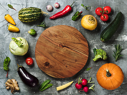 포토 JPG 해외이미지 토마토 채소 호박 피망 쟁반 마늘 사람없음 브로콜리 허브 양배추 후추 생강 로즈메리 주키니 총각무 콜라비 카피스페이스 해외202105 해외포토 식물 공백 무 향신료 파일형식