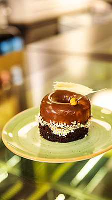 포토 JPG 해외이미지 커피 음식 빵 오렌지 과일 탁자 디저트 실내 사람없음 파란색 쿠키 케이크 초콜릿 얼음 침묵 카페 달콤 컵케이크 상쾌 블루베리 머핀 해외202105 해외포토 자연요소 감정 음료 컬러 가구 내부 상점 소리 맛 파일형식