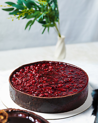 포토 JPG 해외이미지 음식 탁자 디저트 사람없음 케이크 주방 초콜릿 도넛 잼 꿀 카카오 해외202105 해외포토 가구 소스_음식 파일형식