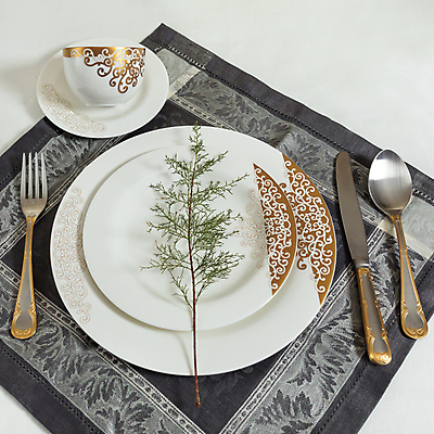 포토 JPG 해외이미지 식기 접시 잎 주방용품 흑백 사람없음 컵 수건 쌓기 주방 식당 기구 도자기 오브젝트 해외202105 해외포토 식물 생활용품 모션 촬영기법 위생용품 상점 파일형식