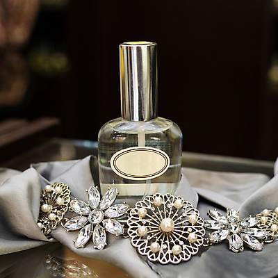 포토 JPG 해외이미지 장신구 사람없음 상자 화장품 낭만 커튼 향수 향기 냄새 분무기 스타일 세련 해외202105 해외포토 컨셉 뷰티 파일형식