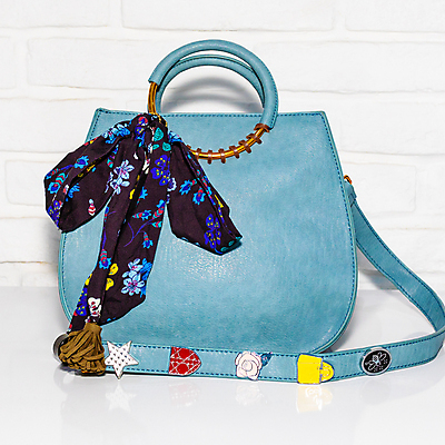 포토 JPG 해외이미지 라이프스타일 백그라운드 가방 손잡이 사람없음 목도리 핸드백 지갑 가죽 오브젝트 스타일 해외202105 해외포토 잡화 생활 파일형식