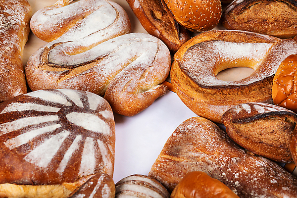 포토 JPG 해외이미지 음식 빵 탁자 사람없음 이름 바게트 심볼 호밀 해외202105 해외포토 가구 곡류 파일형식