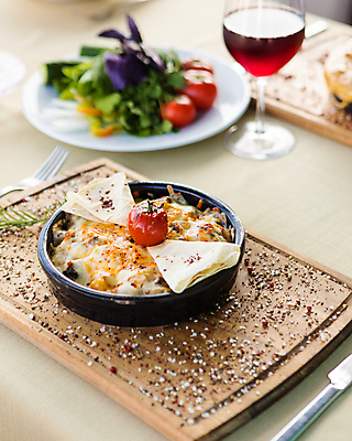 포토 JPG 해외이미지 접시 토마토 채소 양파 피망 콩 요리 사람없음 계란 소고기 수프 향신료 반죽 후추 양고기 따기 송아지고기 특별함 해외202105 해외포토 식기 컨셉 곡류 육류 알 향미료 파일형식