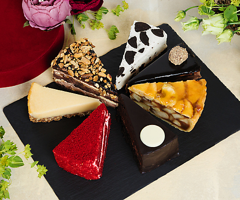 포토 JPG 해외이미지 접시 꽃 재료 탁자 포도 디저트 요리 사람없음 컵 쿠키 케이크 초콜릿 계란 숟가락 빵집 우유 견과류 설탕 밀 삽 큐브 반죽 밀가루 머핀 버터 노른자 건포도 티라미수 해외202105 해외포토 식물 식기 음식 빵 가구 과일 유제품 곡류 수저 상점 알 가루 건과일 파일형식