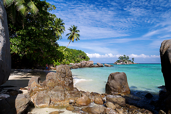 포토 JPG 해외이미지 나무 모래 파도 바다 잎 자연 하늘 휴식 풍경 사람없음 물 파란색 태양 맑음 침묵 바위 전원 만 서핑 휴양지 세이셸 석호 로스앤젤레스 화강암 해외202105 해외포토 자연요소 식물 컬러 컨셉 아프리카 날씨 미국 소리 장소 암석 돌_바위 수상스포츠 전기에너지 생태계 파일형식