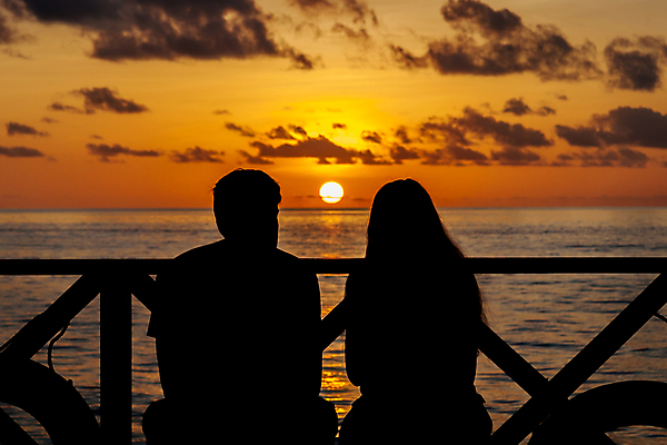 포토 JPG 해외이미지 라이프스타일 커플 행복 실루엣 바다 결혼 2 가족 자연 하늘 키스 사랑 사람 사람없음 야외 태양 일출 일몰 낭만 신혼여행 해외202105 해외포토 자연요소 감정 컨셉 관계 촬영기법 이벤트 생활 노을 애정표현 생태계 파일형식