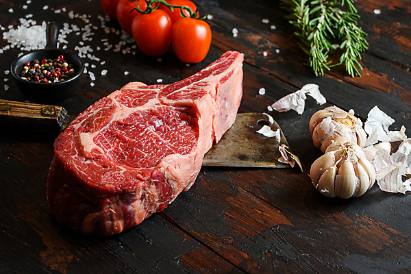 포토 JPG 해외이미지 재료 텍스트 육류 스테이크 사람없음 소고기 카우보이 바비큐 날것 갈비뼈 덩어리 등심 정육점 해외202105 해외포토 음식 식재료 뼈 서양음식 상점 파일형식