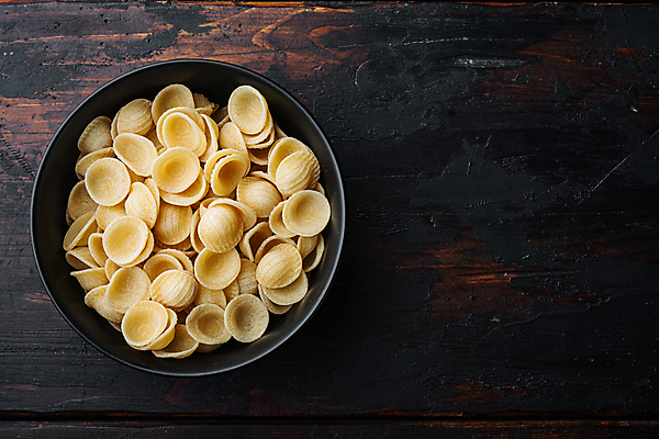 포토 JPG 해외이미지 음식 재료 건조 파스타 스파게티 사람없음 면 밀 날것 밀가루 펜네 카피스페이스 통밀 나무배경 해외202105 해외포토 백그라운드 곡류 서양음식 공백 가루 파일형식