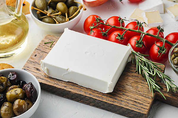 포토 JPG 해외이미지 재료 양파 오이 요리 사람없음 샐러드 흰배경 올리브 페타치즈 해외202105 해외포토 열매 음식 백그라운드 채소 치즈 흰색 파일형식