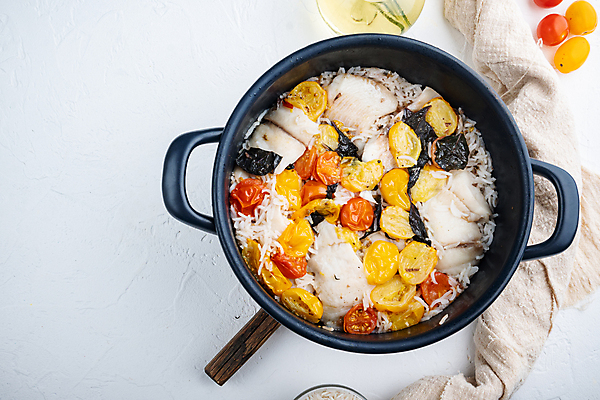 포토 JPG 해외이미지 음식 채소 방울토마토 밥 육류 어류 요리 동양인 사람없음 해산물 흰배경 카피스페이스 해외202105 해외포토 레이스천 백그라운드 토마토 식재료 인종 수중동물 공백 흰색 직물 파일형식