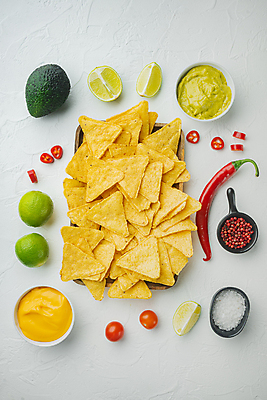 포토 JPG 해외이미지 음식 치즈 옥수수 사람없음 노란색 조미료 흰배경 매움 모음 아보카도 타코 과카몰리 짠맛 해외202105 해외포토 컬러 백그라운드 과일 유제품 곡류 한글 흰색 소스_음식 맛 향미료 파일형식