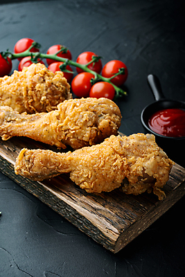 포토 JPG 해외이미지 조각 검은배경 사람없음 치킨 해외202105 해외포토 백그라운드 검은색 닭고기요리 파일형식