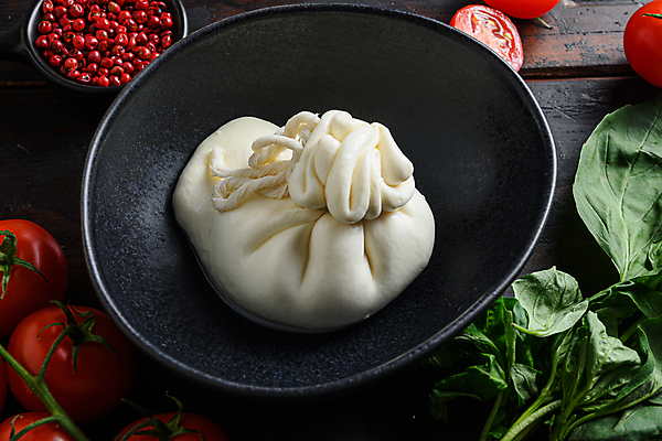 포토 JPG 해외이미지 음식 토마토 치즈 감 요리 사람없음 샐러드 애피타이저 기름 크림 올리브 루꼴라 모짜렐라치즈 수유 전문 해외202105 해외포토 열매 채소 과일 유제품 파일형식