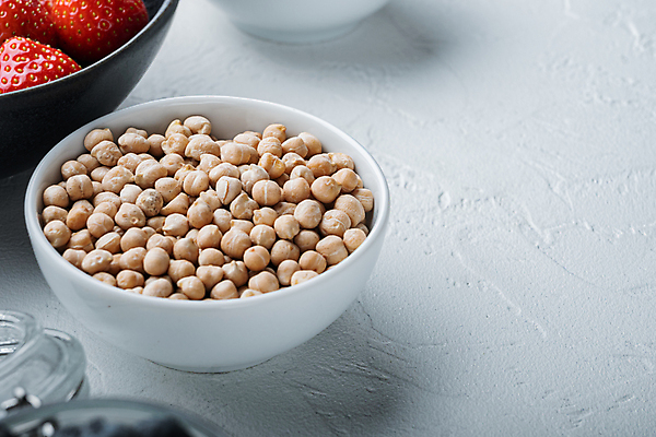 포토 JPG 해외이미지 사람없음 인도인 흰배경 완두콩 날것 병아리콩 해외202105 해외포토 외국인 백그라운드 콩 동양인 흰색 파일형식