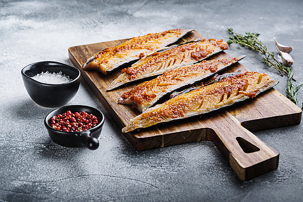 포토 JPG 해외이미지 음식 재료 회색배경 파프리카 어류 요리 사람없음 해산물 질감 고등어 사프란 해외202105 해외포토 백그라운드 채소 수중동물 회색 향신료 파일형식