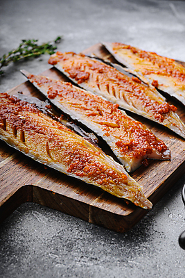 포토 JPG 해외이미지 음식 재료 회색배경 파프리카 어류 요리 사람없음 해산물 질감 고등어 사프란 해외202105 해외포토 백그라운드 채소 수중동물 회색 향신료 파일형식