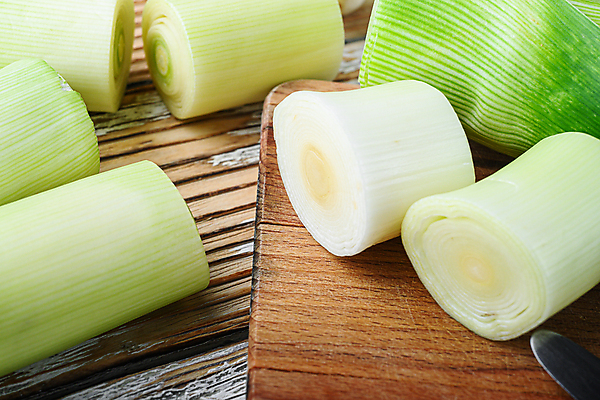 포토 JPG 해외이미지 줄기 채소 재료 양파 사람없음 날것 부추 나무배경 해외202105 해외포토 식물 백그라운드 파일형식