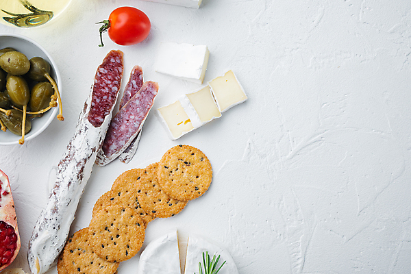 포토 JPG 해외이미지 음식 재료 치즈 육류 사람없음 크래커 애피타이저 흰배경 올리브 블루치즈 타파스 카피스페이스 프로슈토 해외202105 해외포토 열매 백그라운드 식재료 유제품 쿠키 공백 흰색 햄 파일형식