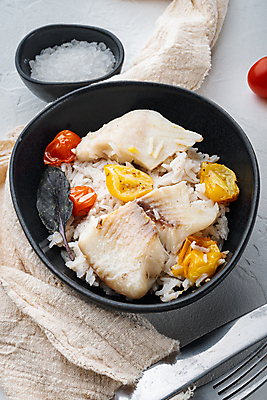 포토 JPG 해외이미지 음식 채소 방울토마토 밥 육류 어류 요리 동양인 사람없음 해산물 흰배경 해외202105 해외포토 레이스천 백그라운드 토마토 식재료 인종 수중동물 흰색 직물 파일형식