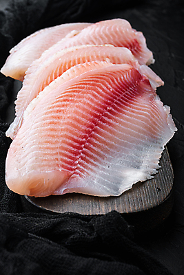 포토 JPG 해외이미지 검은배경 육류 어류 사람없음 해산물 날것 해외202105 해외포토 레이스천 백그라운드 식재료 검은색 수중동물 직물 파일형식