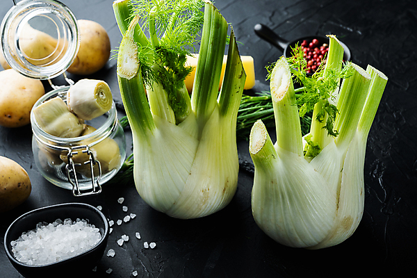 포토 JPG 해외이미지 식물 음식 채소 검은배경 감자 요리 사람없음 허브 날것 아티초크 회향 비건 해외202105 해외포토 백그라운드 검은색 채식주의자 파일형식