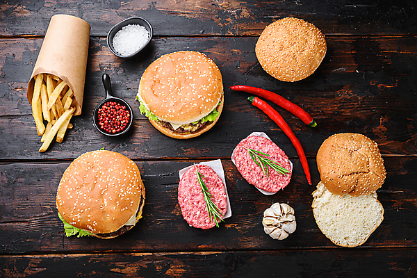 포토 JPG 해외이미지 빵 패스트푸드 육류 사람없음 마을 감자튀김 햄버거 홍고추 패티 해외202105 해외포토 음식 식재료 고추 감자 튀김 인스턴트 파일형식