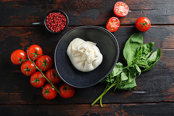 포토 JPG 해외이미지 음식 토마토 치즈 감 요리 사람없음 샐러드 애피타이저 기름 크림 올리브 루꼴라 모짜렐라치즈 수유 전문 해외202105 해외포토 열매 채소 과일 유제품 파일형식