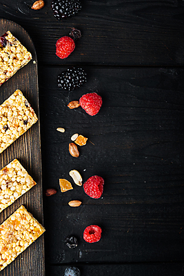 포토 JPG 해외이미지 열매 음식 과일 건조 사람없음 견과류 바 설탕 시리얼 밀 블루베리 깨 아몬드 섬유 꿀 건포도 뮤즐리 에너지바 오트밀 크랜베리 카피스페이스 슈퍼푸드 귀리 그래놀라 해외202105 해외포토 식물 식재료 포도 곡류 공백 직물 조미료 건강식품 건과일 파일형식