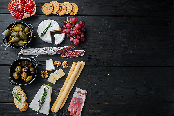 포토 JPG 해외이미지 음식 빵 재료 치즈 육류 사람없음 애피타이저 기름 올리브 햄 그리시니 브루스케타 타파스 카피스페이스 프로슈토 나무배경 해외202105 해외포토 열매 백그라운드 식재료 유제품 공백 파일형식