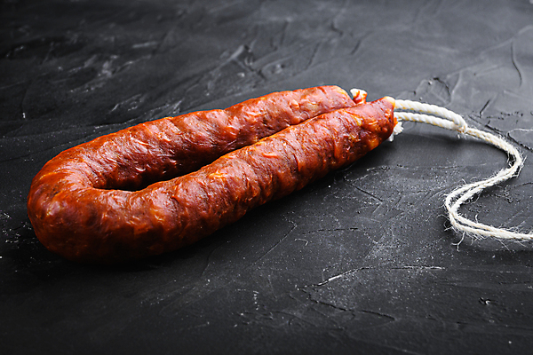 포토 JPG 해외이미지 음식 검은배경 건조 육류 돼지고기 사람없음 소시지 애피타이저 질감 매움 발효 훈제 살라미 초리조 해외202105 해외포토 백그라운드 식재료 검은색 가공식품 맛 파일형식