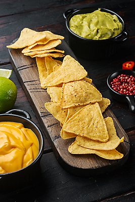 포토 JPG 해외이미지 음식 치즈 옥수수 사람없음 노란색 조미료 매움 모음 아보카도 타코 과카몰리 짠맛 나무배경 해외202105 해외포토 컬러 백그라운드 과일 유제품 곡류 한글 소스_음식 맛 향미료 파일형식