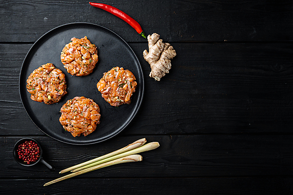 포토 JPG 해외이미지 음식 돼지고기 어류 사람없음 케이크 허브 해산물 날것 연어 패티 카피스페이스 나무배경 해외202105 해외포토 식물 백그라운드 디저트 육류 수중동물 공백 파일형식