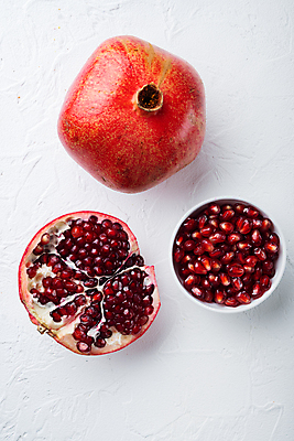 포토 JPG 해외이미지 식물 음식 조각 과일 사람없음 흰배경 석류 비타민 이스라엘 해외202105 해외포토 백그라운드 흰색 서아시아 영양소 파일형식