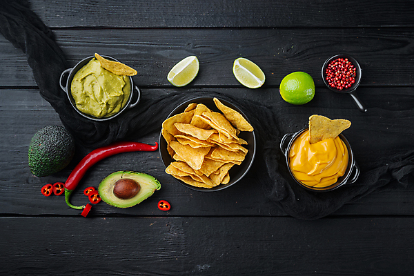 포토 JPG 해외이미지 음식 치즈 옥수수 사람없음 노란색 조미료 매움 모음 아보카도 타코 과카몰리 짠맛 나무배경 해외202105 해외포토 컬러 백그라운드 과일 유제품 곡류 한글 소스_음식 맛 향미료 파일형식