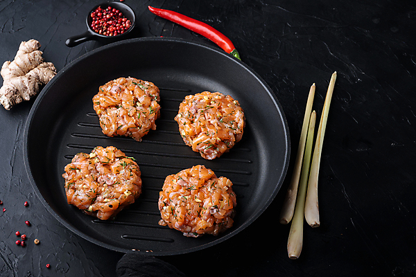 포토 JPG 해외이미지 음식 검은배경 돼지고기 어류 사람없음 케이크 허브 해산물 날것 연어 패티 해외202105 해외포토 식물 백그라운드 디저트 육류 검은색 수중동물 파일형식