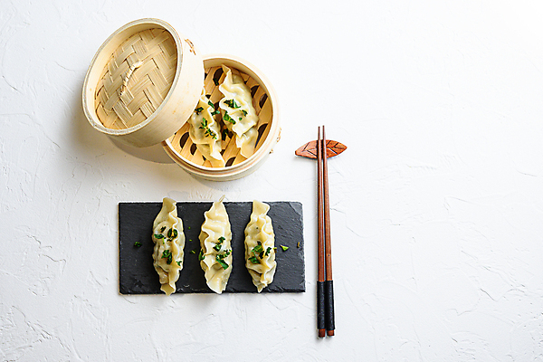 포토 JPG 해외이미지 무료이미지 문화 채소 젓가락 태국 밥 육류 돼지고기 요리 동양인 사람없음 일본 중국 대나무 날것 반죽 기선 폭식 경단 대두 삶기 해외202105 해외포토 나무 아시아 음식 배_교통 식재료 수저 인종 파일형식