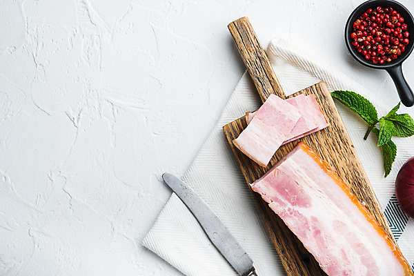 포토 JPG 해외이미지 음식 조각 육류 돼지고기 사람없음 흰배경 햄 베이컨 훈제 해외202105 해외포토 백그라운드 식재료 흰색 파일형식