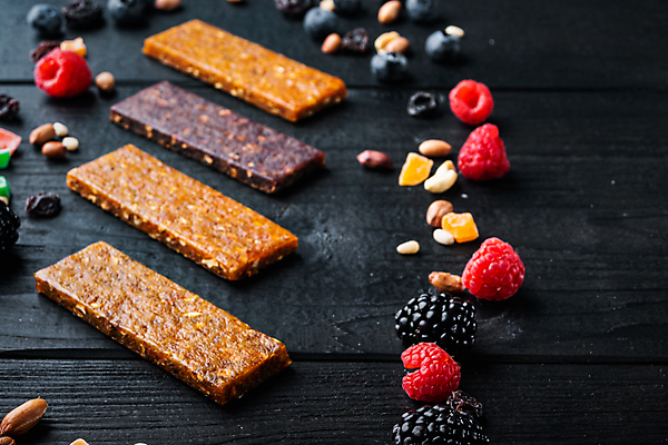 포토 JPG 해외이미지 음식 과일 사람없음 견과류 바 설탕 아몬드 꿀 단백질 에너지바 크랜베리 슈퍼푸드 해외202105 해외포토 열매 건강식품 영양소 파일형식