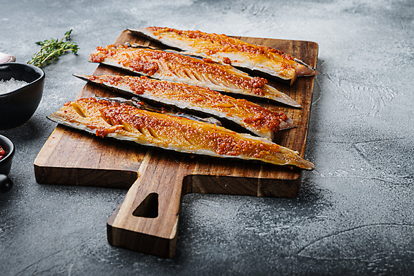 포토 JPG 해외이미지 무료이미지 음식 재료 회색배경 파프리카 어류 요리 사람없음 해산물 질감 고등어 사프란 해외202105 해외포토 백그라운드 채소 수중동물 회색 향신료 파일형식 무료콘텐츠