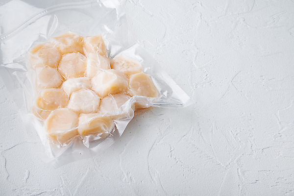 포토 JPG 해외이미지 음식 육류 사람없음 해산물 흰배경 날것 팩 가리비 진공 카피스페이스 해외202105 진공포장 해외포토 백그라운드 식재료 포장 조개 화장품 공백 흰색 파일형식