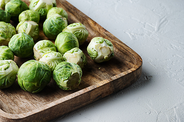 포토 JPG 해외이미지 사람없음 흰배경 나무쟁반 방울양배추 해외202105 해외포토 백그라운드 쟁반 목재 흰색 양배추 파일형식