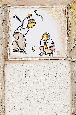 JPG 한국전통 어린이 백그라운드 일러스트 놀이 사람 소년 두명 전통놀이 공백 끈 전통의상 한복 시화 팽이 팽이치기 노끈 남자만 어린이만 소년만 국내일러스트 전통 남자 줄 한국 놀이용품 파일형식