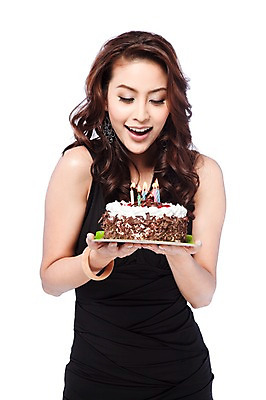 포토 JPG 스튜디오촬영 서양인 외국인 해외기획촬영 여자 행복 2010년태국 포즈 초 촛불 모션 실내 한명 서기 미소 웃음 들기 사람 이벤트 상반신 20대 성인 파티 케이크 기쁨 생일파티 생일 즐거움 생일초 여자만 여자한명만 성인여자만 청년만 청년여자만 성인한명만 청년여자한명만 성인여자한명만 성인만 국내포토 1 기념일 감정 디저트 표정 인종 청년 내부 파일형식