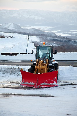 포토 JPG 주간 해외기획촬영 계절 설경 겨울 2010년일본 자연 풍경 사람없음 야외 설원 일본 눈 중장비 홋카이도 아칸국립공원 마슈호 제설 제설기 국내포토 자연요소 공원 아시아 날씨 눈_날씨 산업장비 생태계 파일형식