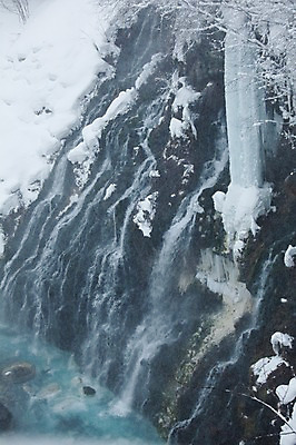 포토 JPG 주간 해외기획촬영 계절 설경 겨울 2010년일본 자연 풍경 사람없음 야외 일본 폭포 눈 홋카이도 시로가네 시로가네온천 흰수염폭포 국내포토 자연요소 아시아 날씨 온천 생태계 파일형식