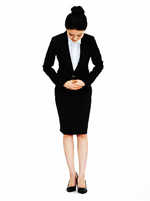 포토 JPG 스튜디오촬영 전신 여자 포즈 비즈니스 모션 실내 한명 서기 누끼 사람 동양인 정장 20대 성인 비즈니스라이프 한국인 인사 비즈니스우먼 여자만 여자한명만 성인여자만 청년만 청년여자만 성인한명만 청년여자한명만 성인여자한명만 성인만 국내포토 1 라이프스타일 옷 인종 청년 내부 예절 직장인 파일형식