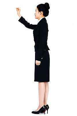 포토 JPG 스튜디오촬영 전신 여자 포즈 비즈니스 모션 실내 한명 서기 미소 웃음 누끼 사람 동양인 정장 손짓 20대 성인 옆모습 비즈니스라이프 한국인 비즈니스우먼 여자만 여자한명만 성인여자만 청년만 청년여자만 성인한명만 청년여자한명만 성인여자한명만 성인만 국내포토 1 라이프스타일 옷 뷰포인트 표정 인종 청년 내부 직장인 파일형식