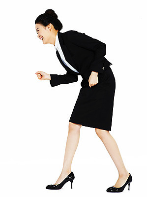 포토 JPG 스튜디오촬영 전신 여자 포즈 비즈니스 모션 실내 한명 미소 웃음 누끼 사람 동양인 정장 20대 성인 비즈니스라이프 달리기 한국인 비즈니스우먼 여자만 여자한명만 성인여자만 청년만 청년여자만 성인한명만 청년여자한명만 성인여자한명만 성인만 국내포토 1 라이프스타일 옷 표정 인종 청년 내부 직장인 파일형식